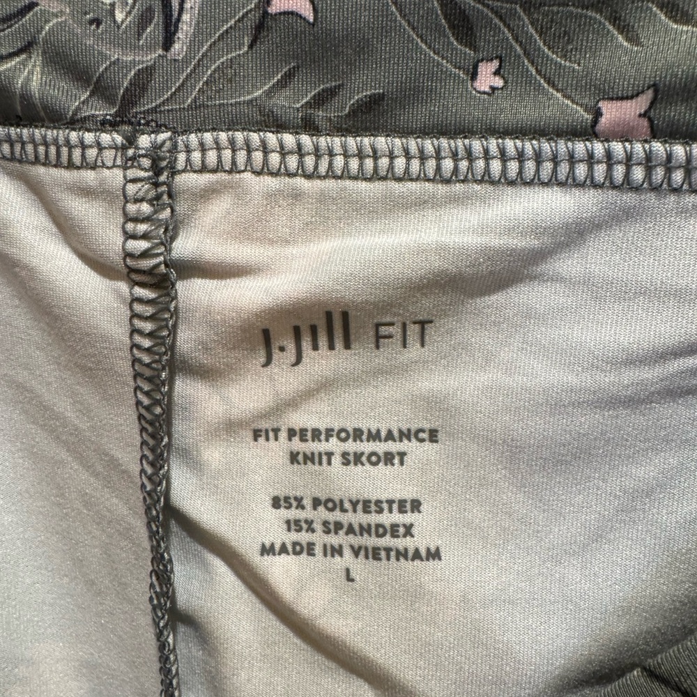 J Jill Fit sage Green Floral Skort with Pink Accents - Picture 3 of 6